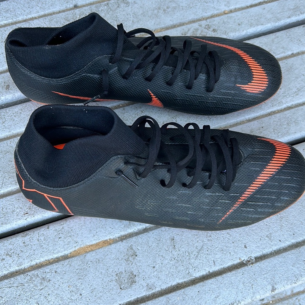 Nike Mercurial Engineered For Speed Dynamic Fit Black Orange size 10 AH7362-081